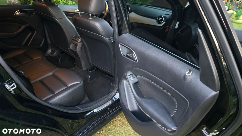 Mercedes-Benz Klasa B 180 - 12