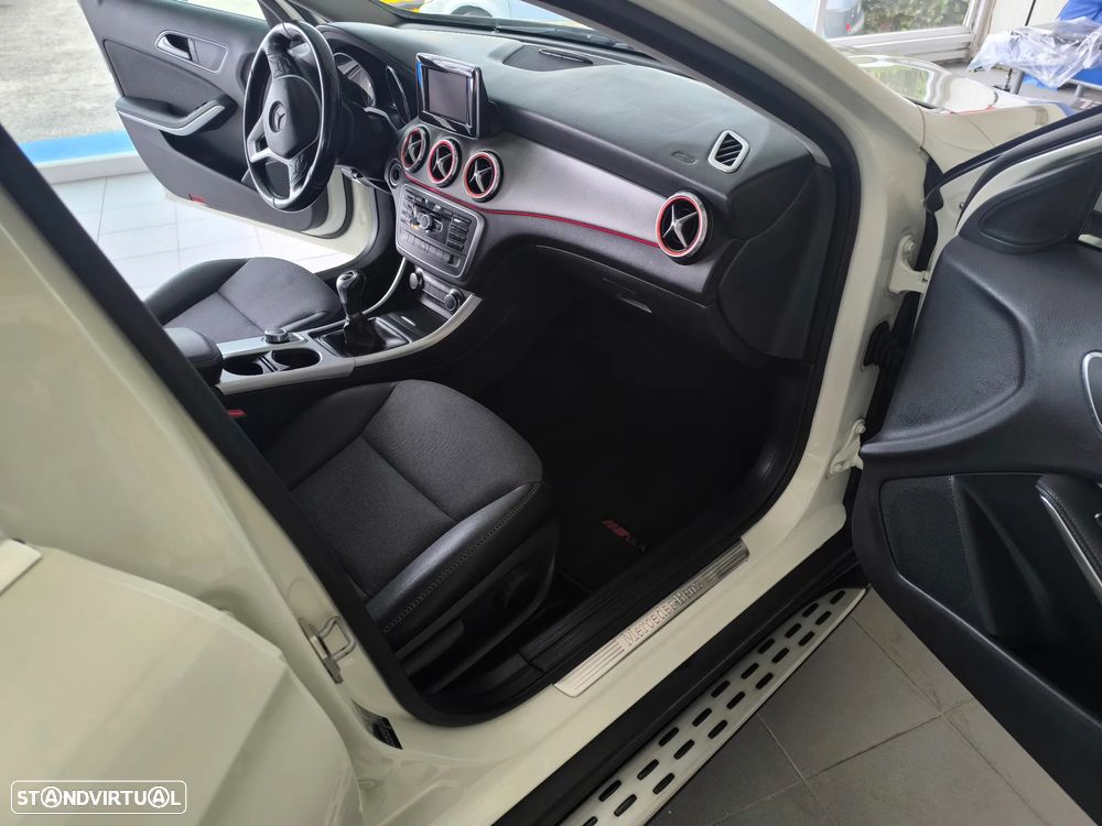 Mercedes-Benz GLA 200 CDi Style - 18