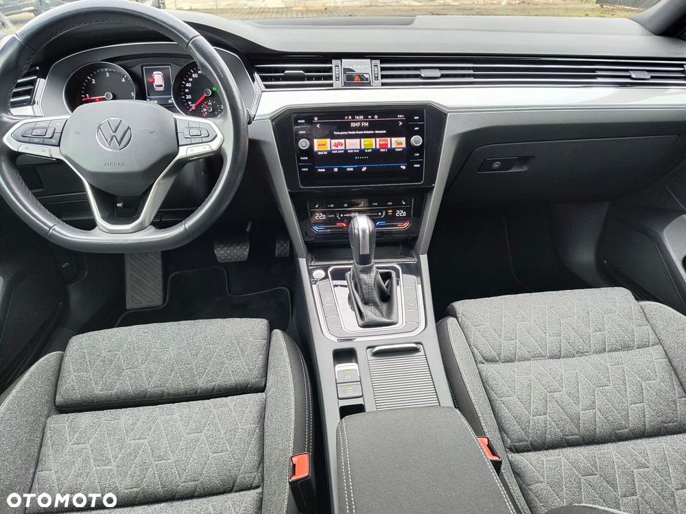 Volkswagen Passat - 13