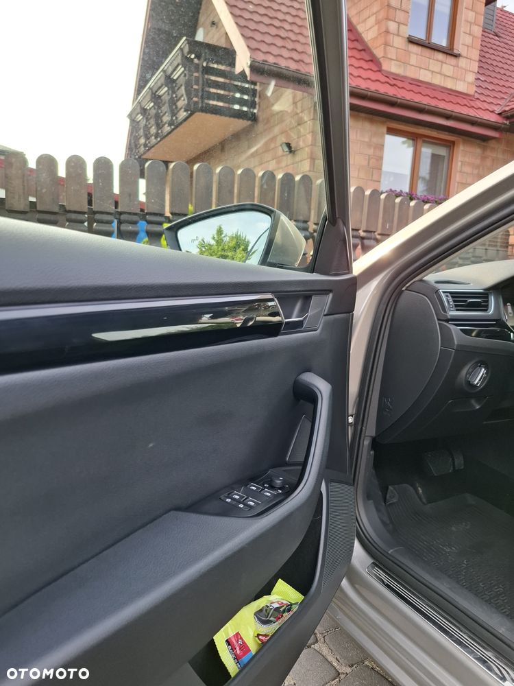 Skoda Superb Combi 2.0 TDI 4x4 DSG L&K - 16