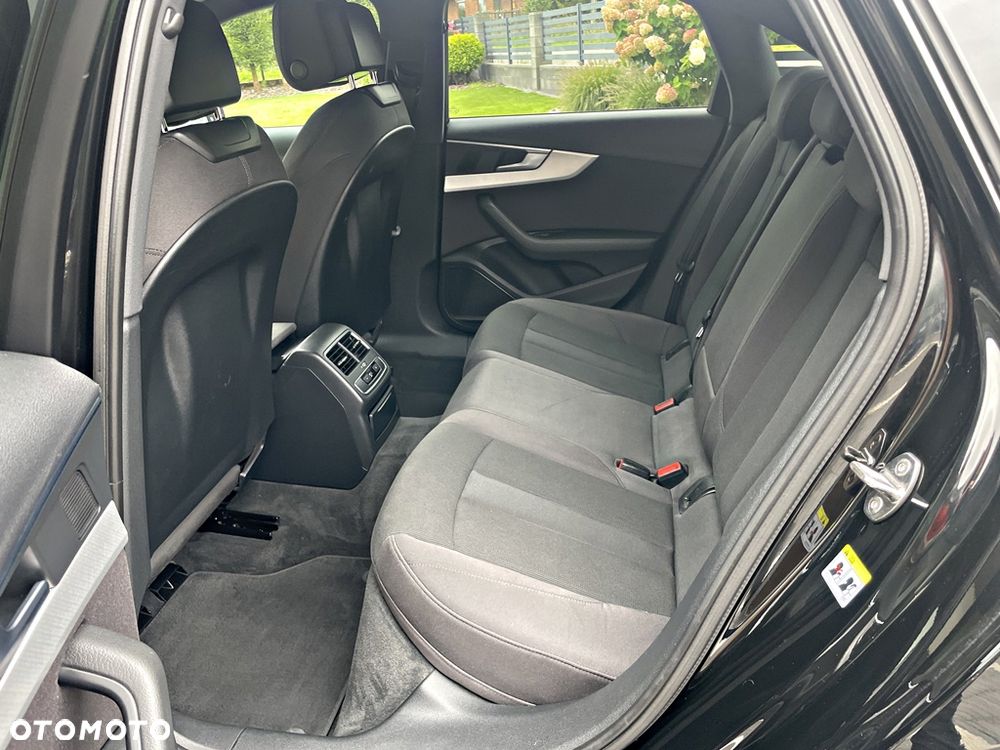 Audi A4 Limousine 1.4 TFSI S tronic sport - 25