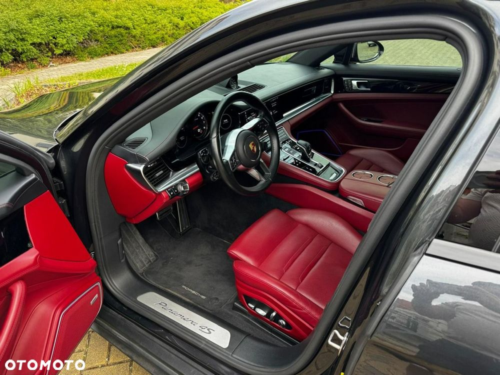 Porsche Panamera 4S Executive - 18