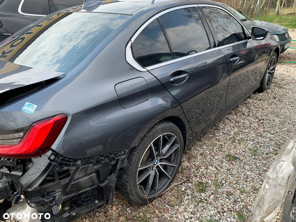 BMW Seria 3 330i xDrive - 7