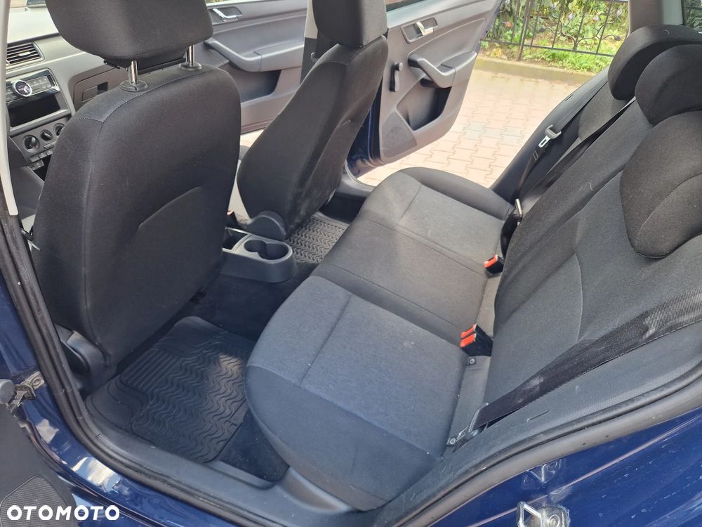 Skoda RAPID 1.2 TSI Ambition - 14