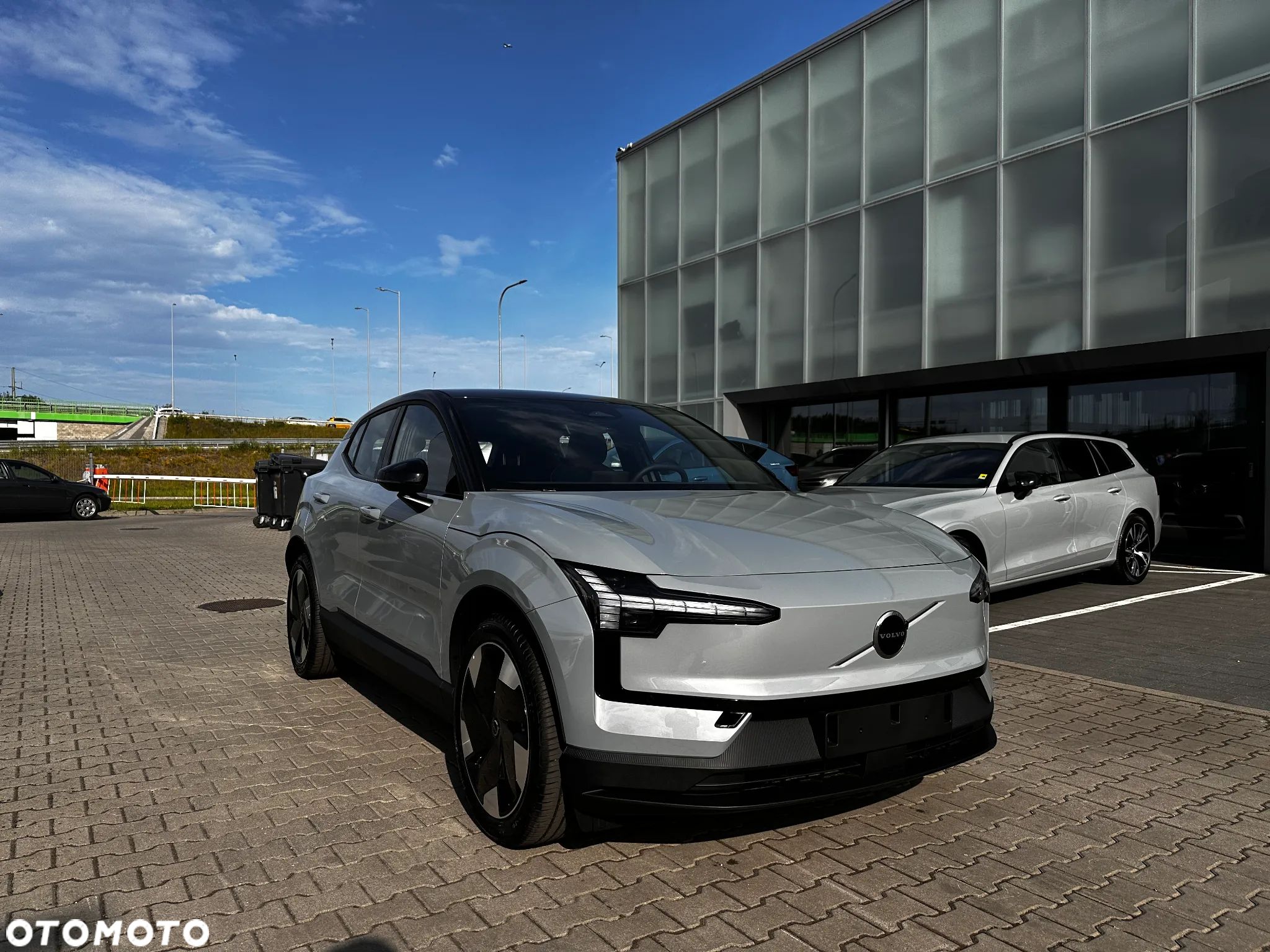 Volvo EX30 69kWh Twin Motor Plus - 1