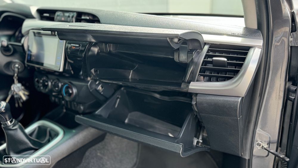 Toyota Hilux 2.4 D-4D 4WD CD Tracker - 39