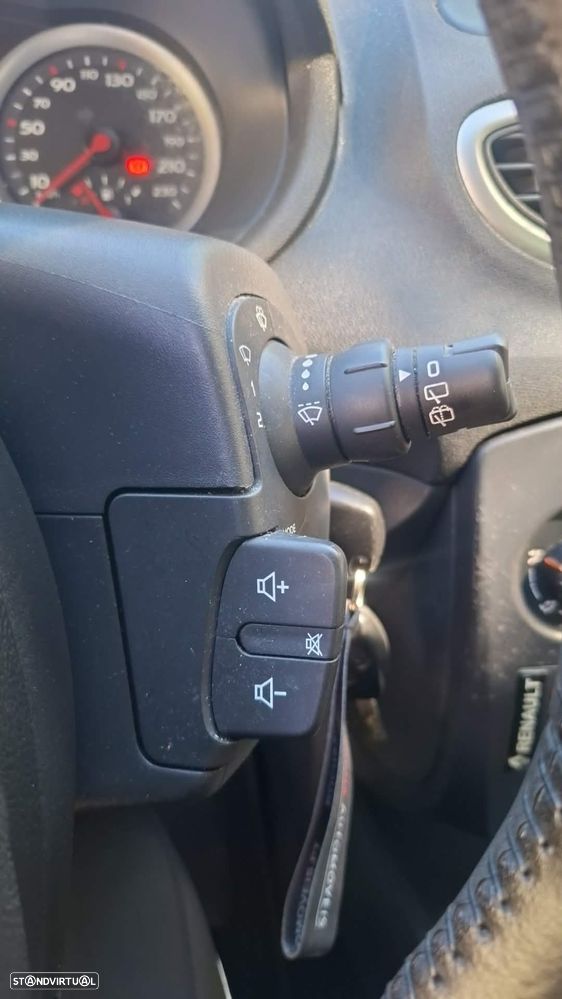 Renault Clio Sport Tourer - 14