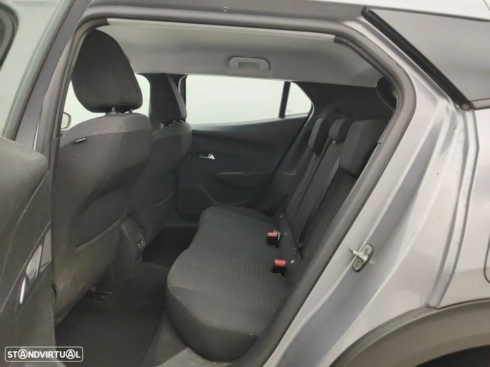 Peugeot 2008 1.2 PureTech Active EAT8 - 12
