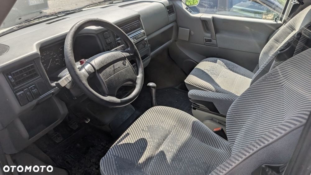 Volkswagen Multivan - 4