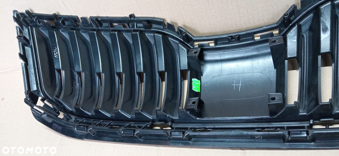 SKODA OCTAVIA III LIFT 16- ATRAPA GRILL KRATKA ZDERZAKA PRZÓD 5E0853653C - 10
