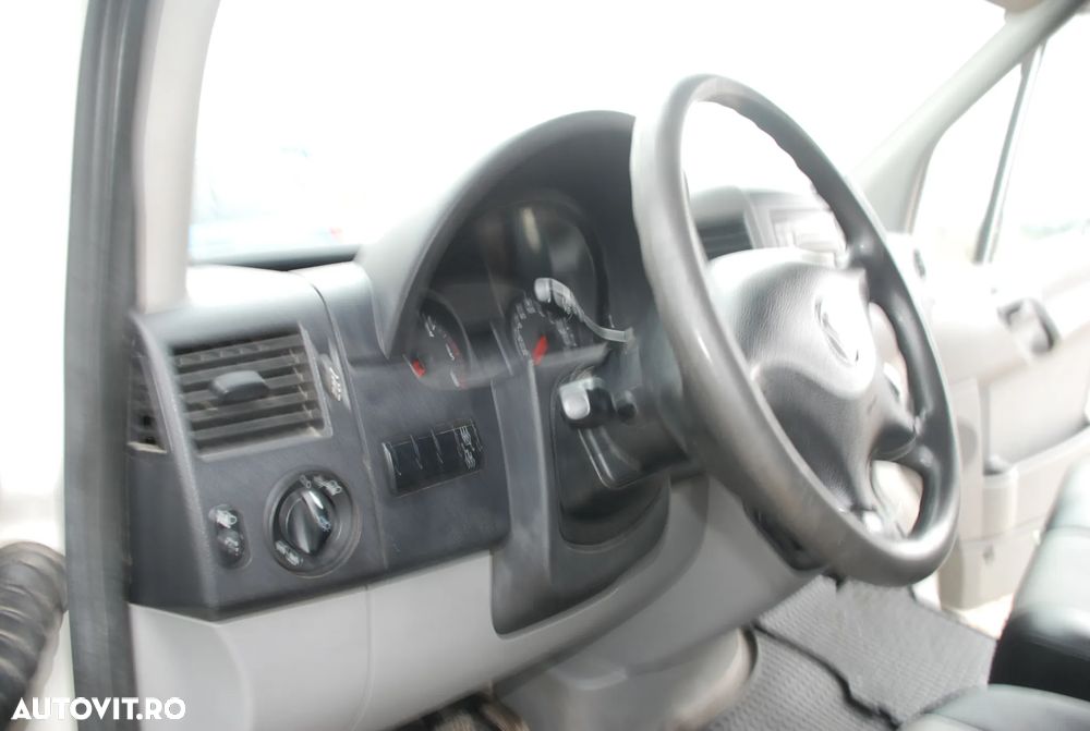 Volkswagen Crafter - 13