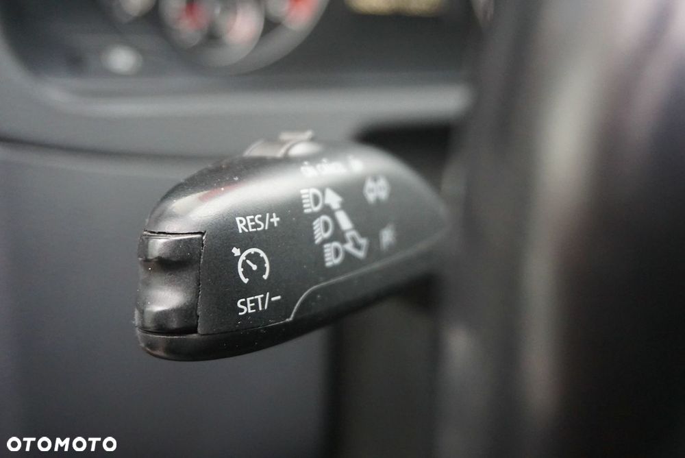 Volkswagen Multivan - 11