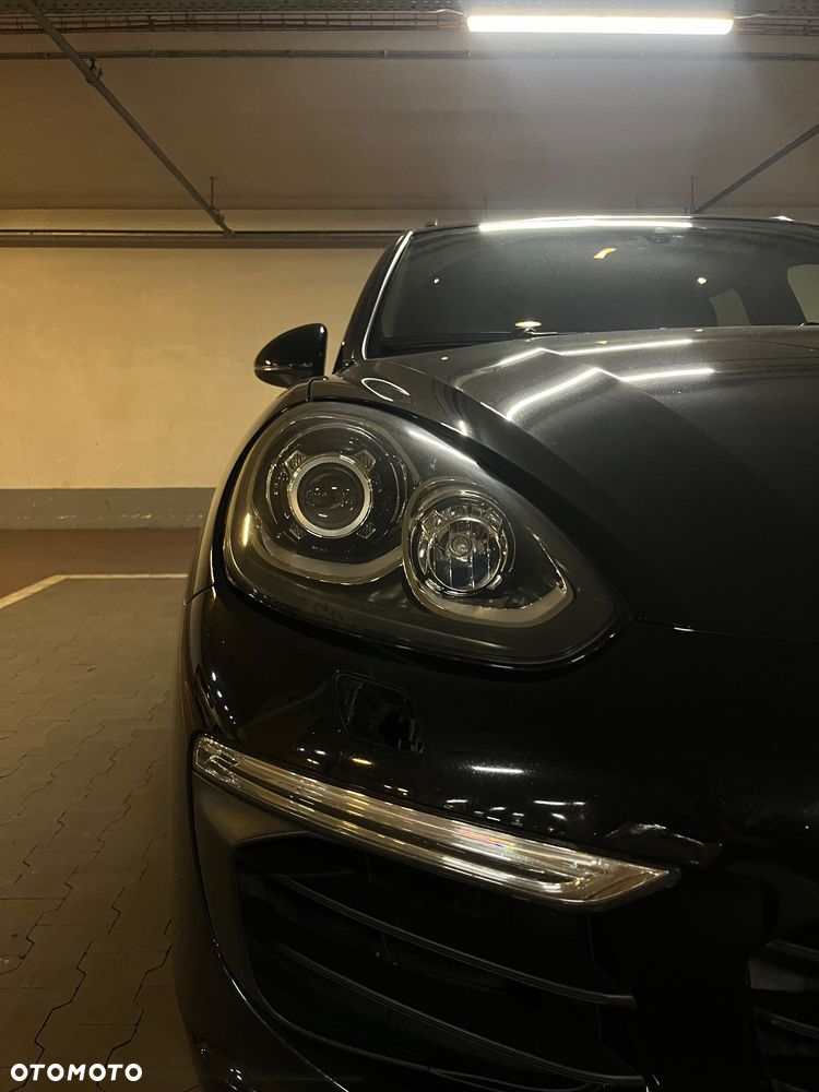 Porsche Cayenne Tiptronic S - 17