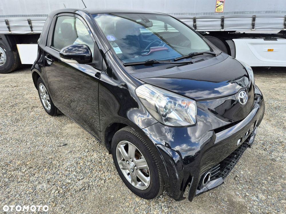 Toyota iQ - 1