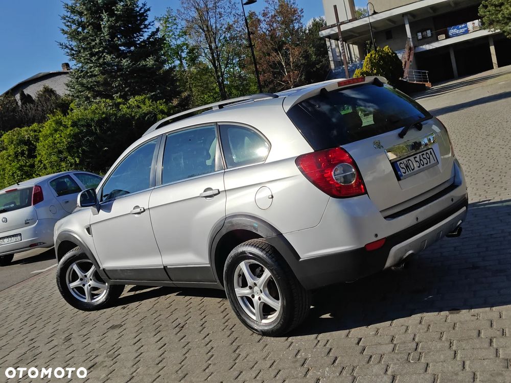Chevrolet Captiva 2.0 4WD 7 Sitzer LT Exclusive - 3