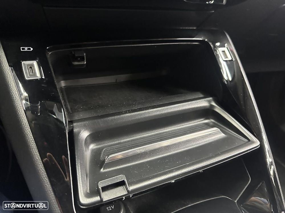 Peugeot e-2008 50 kWh GT Pack - 35
