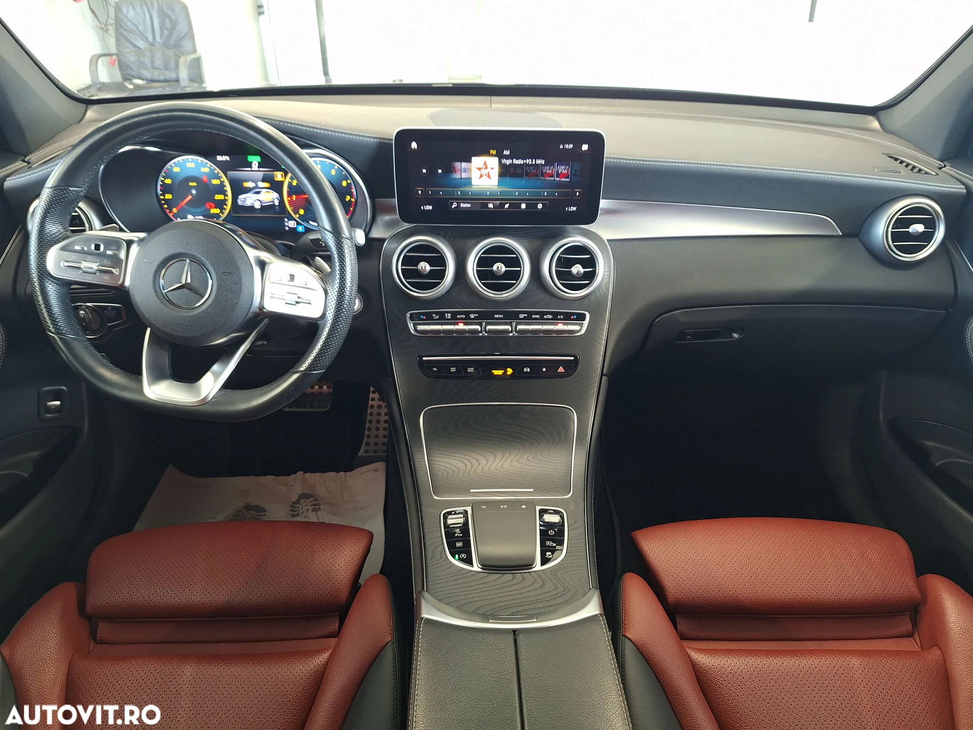 Mercedes-Benz GLC Coupe 300 4MATIC MHEV - 12