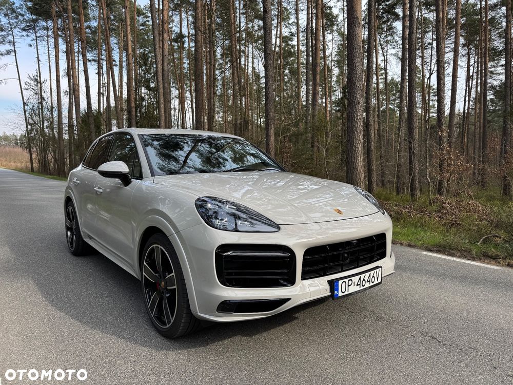 Porsche Cayenne - 2