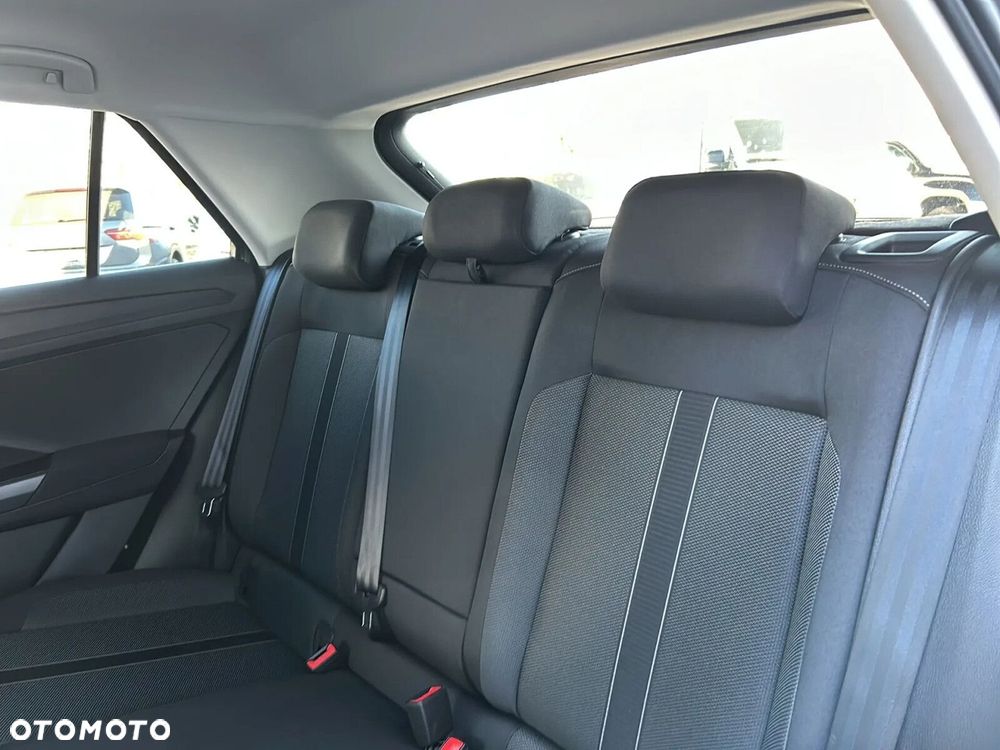 Volkswagen T-Roc - 7