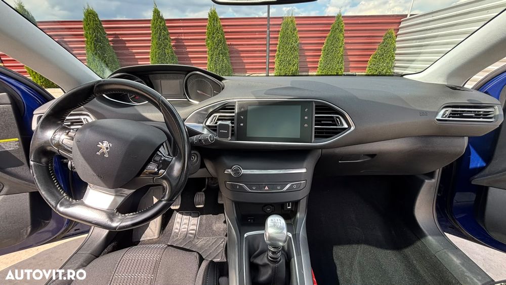 Peugeot 308 PureTech 130 GPF Stop & Start Allure Business-Paket - 2