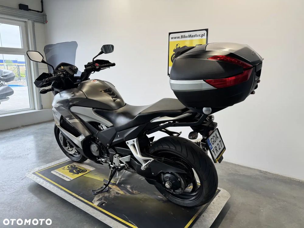 Honda VFR - 6