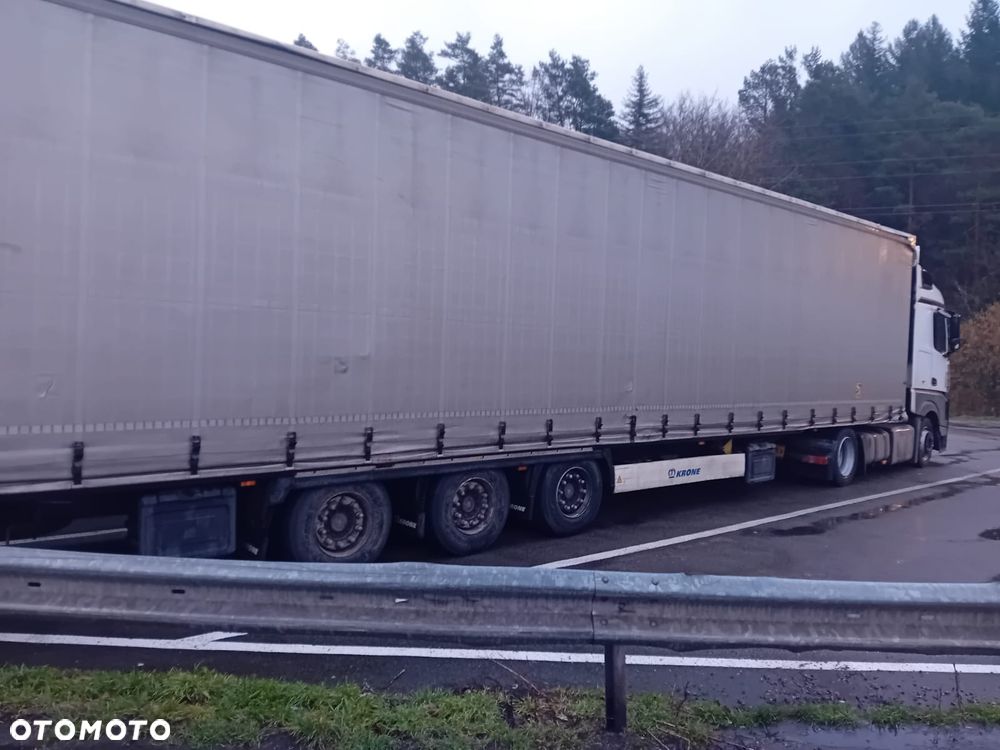 Krone Mega SD 2016, podnoszona oś SAF - 2