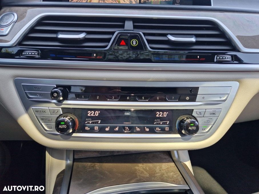 BMW Seria 7 730Ld xDrive - 26