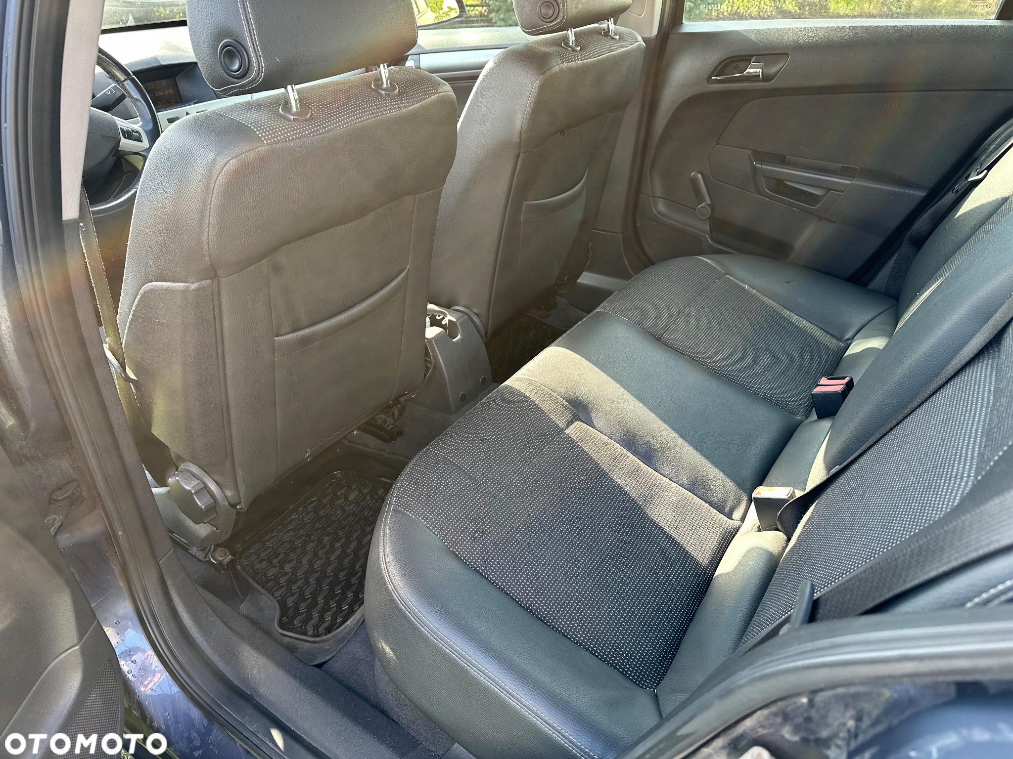 Opel Astra 1.7 CDTI DPF - 9