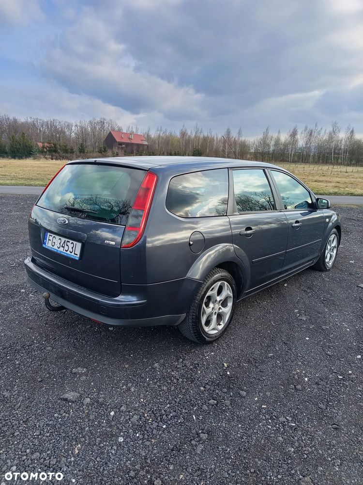 Ford Focus 1.6 TDCi Ambiente DPF - 7