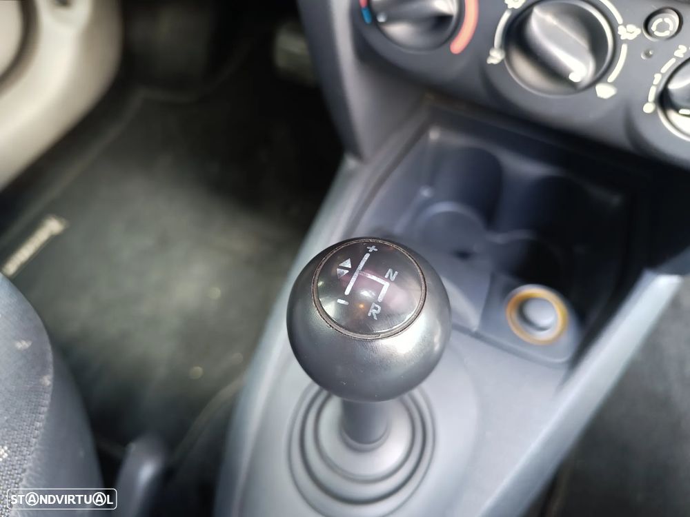 Renault Clio 1.2 16V SE Extreme Quickshift - 16