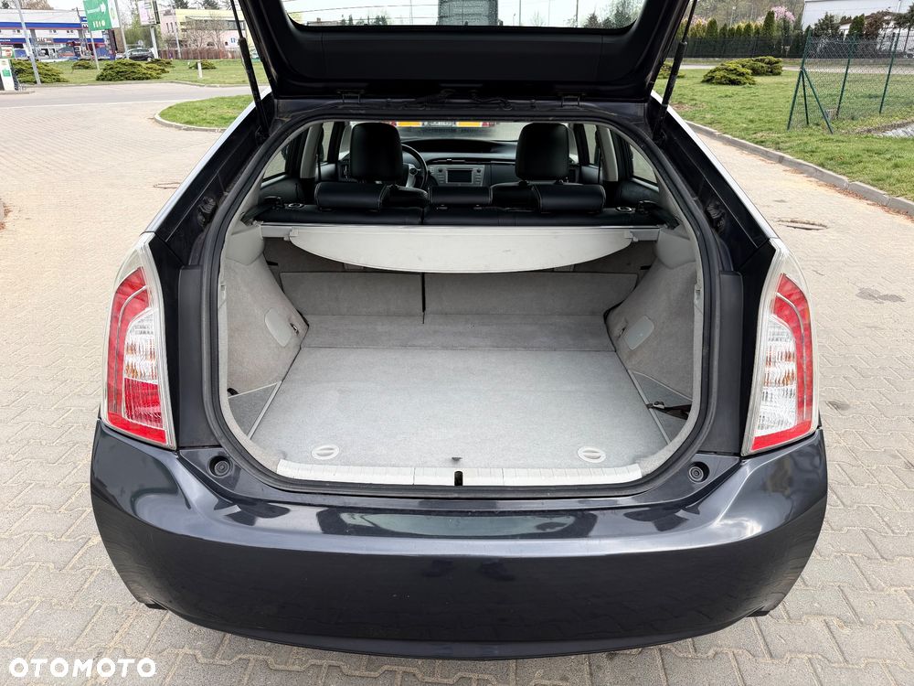 Toyota Prius 1.8 HSD Premium - 23