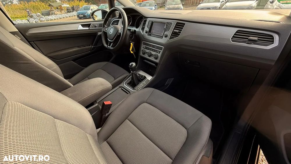 Volkswagen Golf 1.6 TDI BlueMotion Technology Comfortline - 12