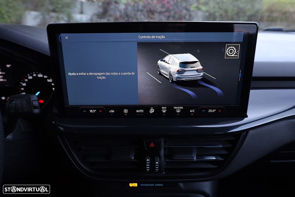 Ford Focus 1.0 EcoBoost MHEV ST-Line - 39