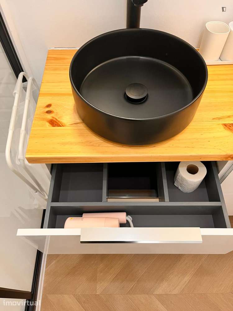 Apartamento com 1 quartos - localizado em Sé Porto - Grande imagem: 5/34