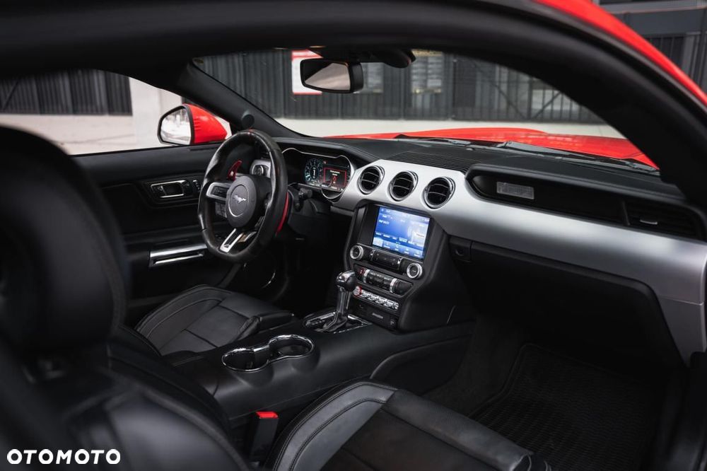 Ford Mustang - 4