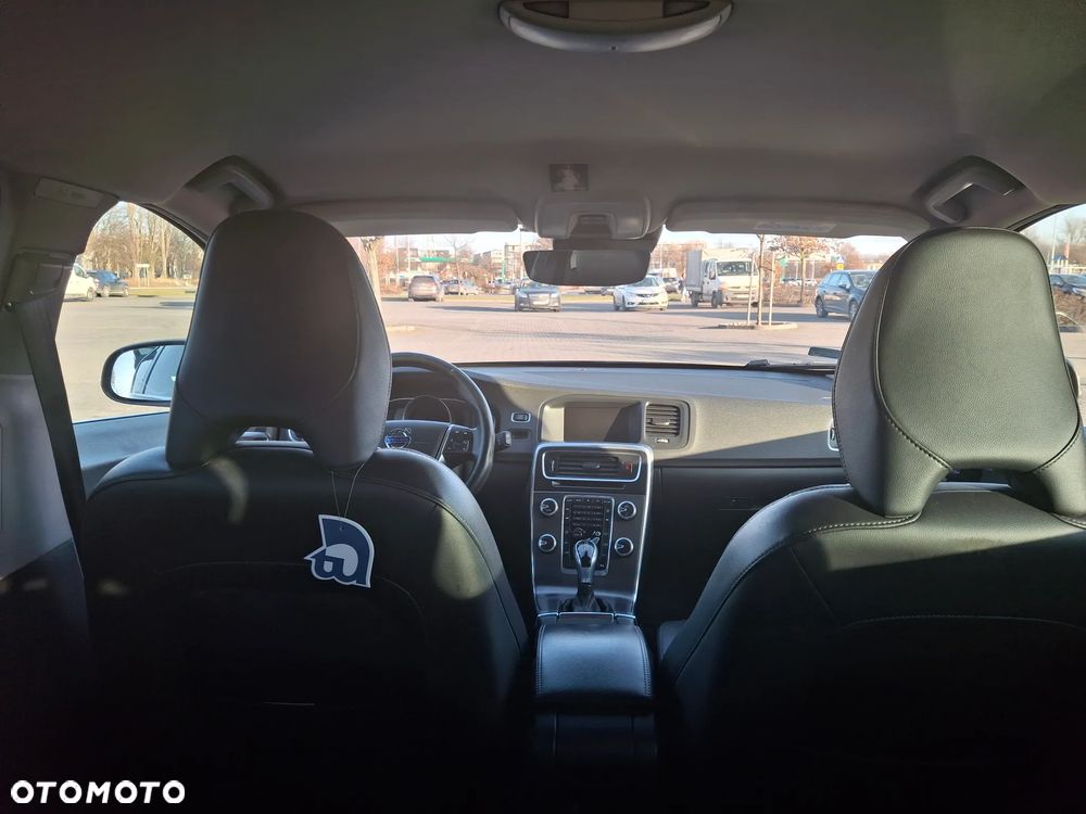 Volvo V60 D3 Drive-E Momentum - 8