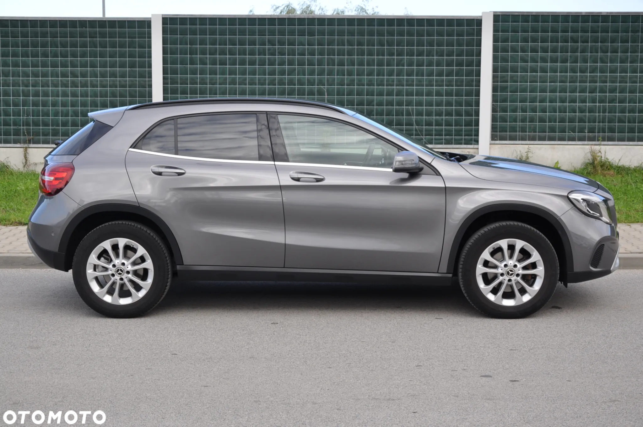 Mercedes-Benz GLA 180 7G-DCT - 6