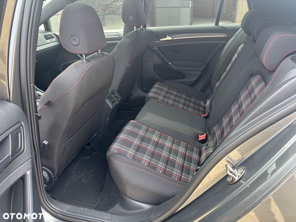 Volkswagen Golf GTI 2.0 TSI OPF Performance - 18