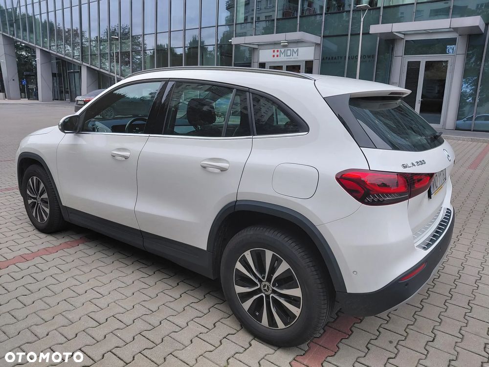 Mercedes-Benz GLA 200 Style - 8