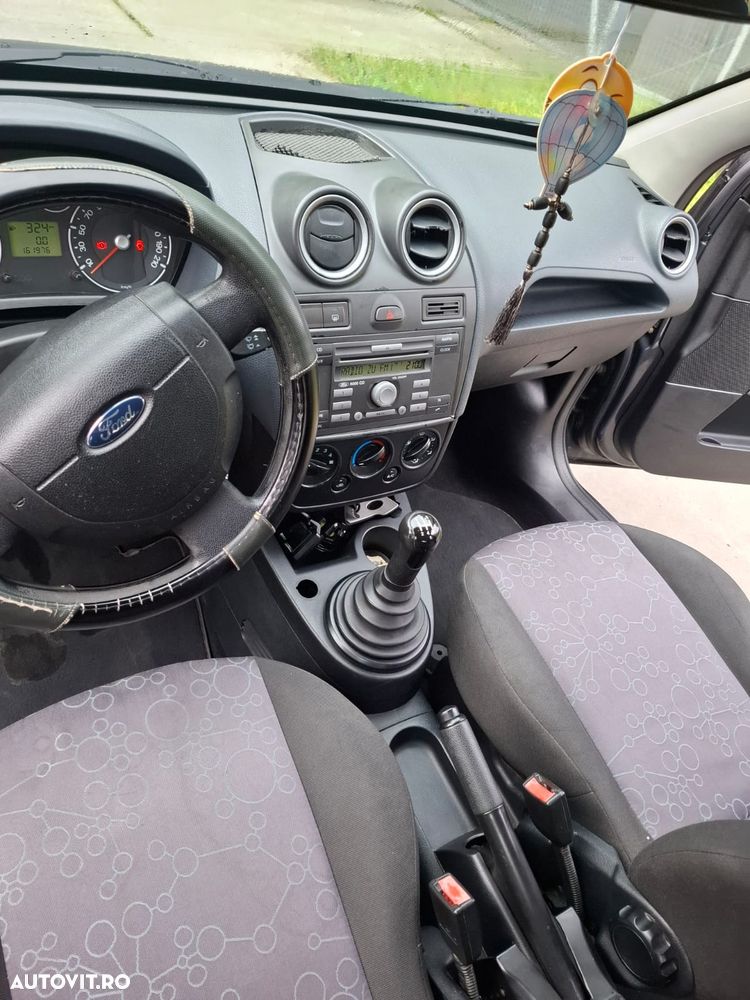 Ford Fiesta 1.4 TDCI Ghia - 13