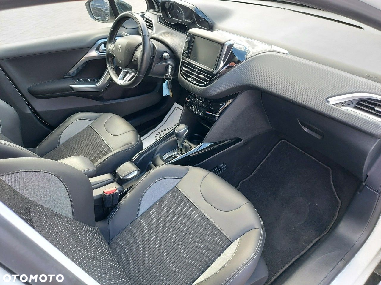 Peugeot 2008 - 9