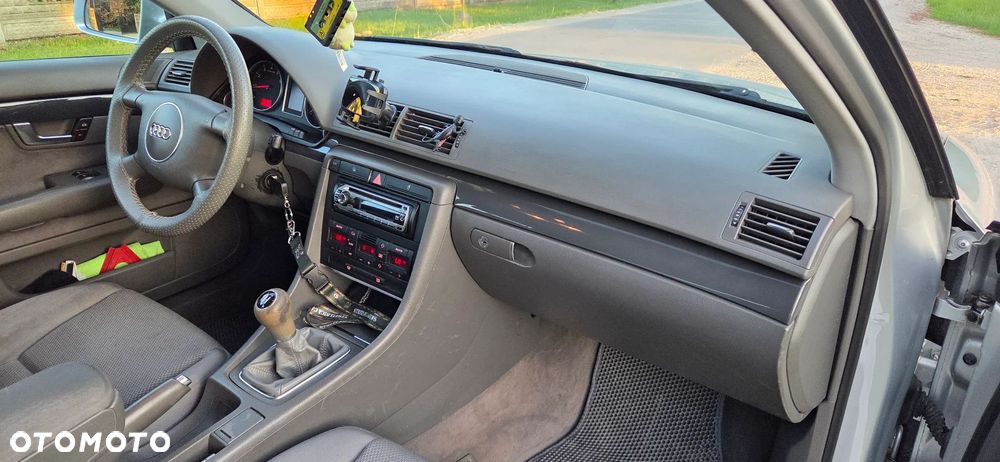 Audi A4 Limousine - 10