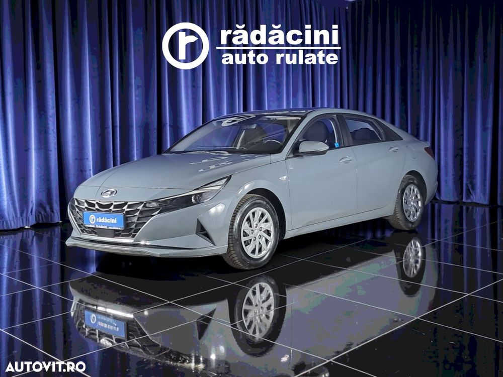 Hyundai Elantra - 4