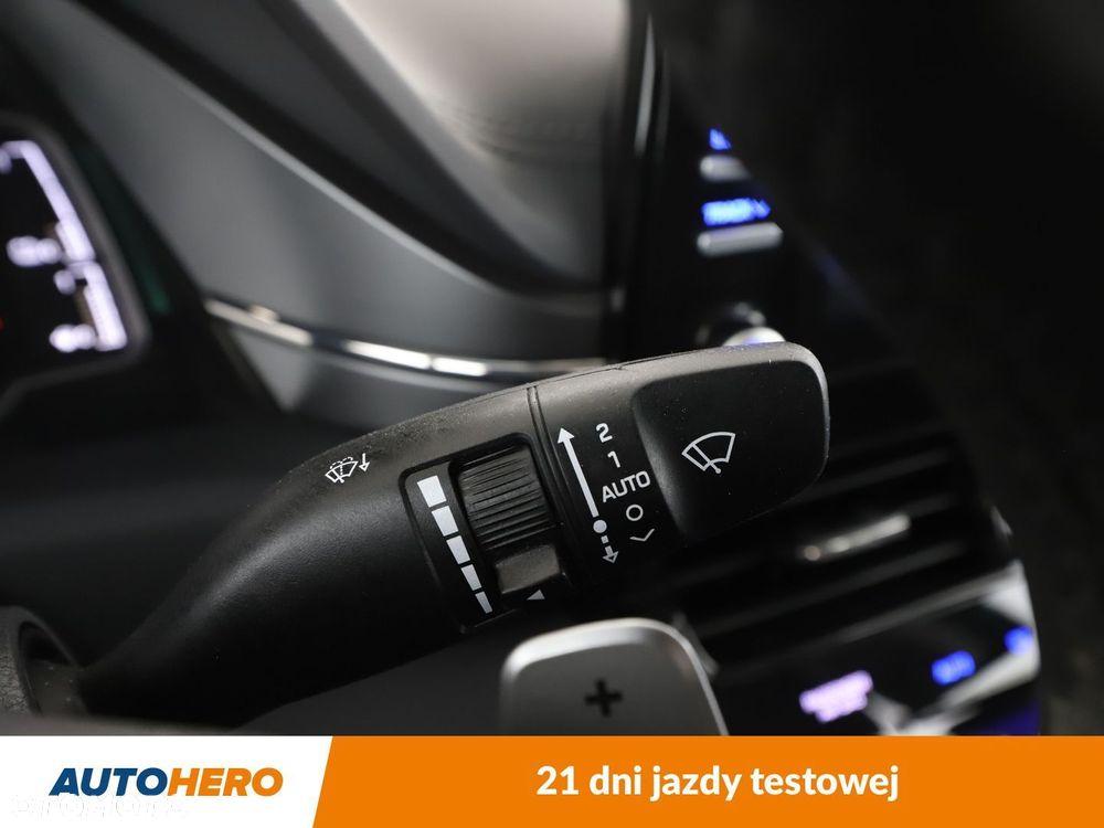 Hyundai IONIQ - 29
