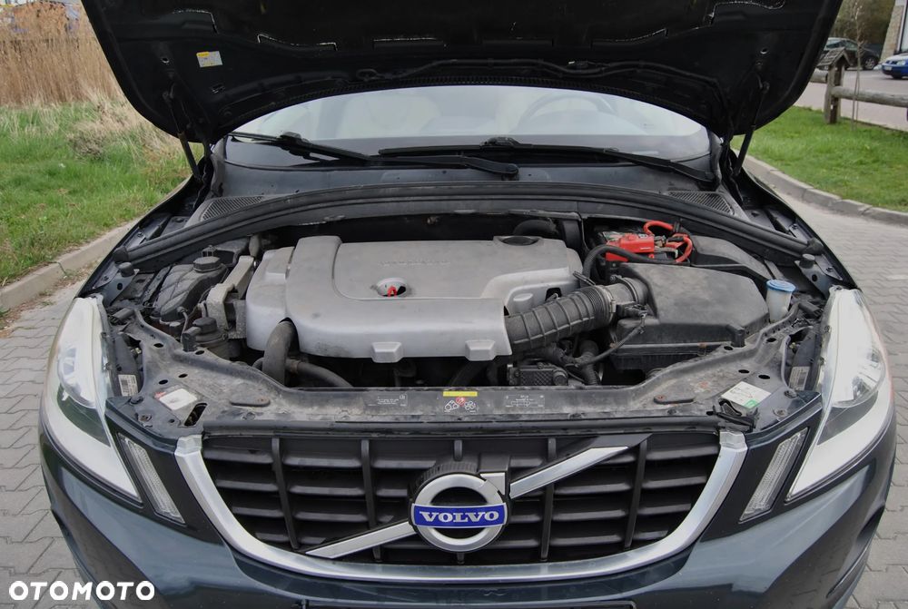 Volvo XC 60 D5 AWD Momentum - 13