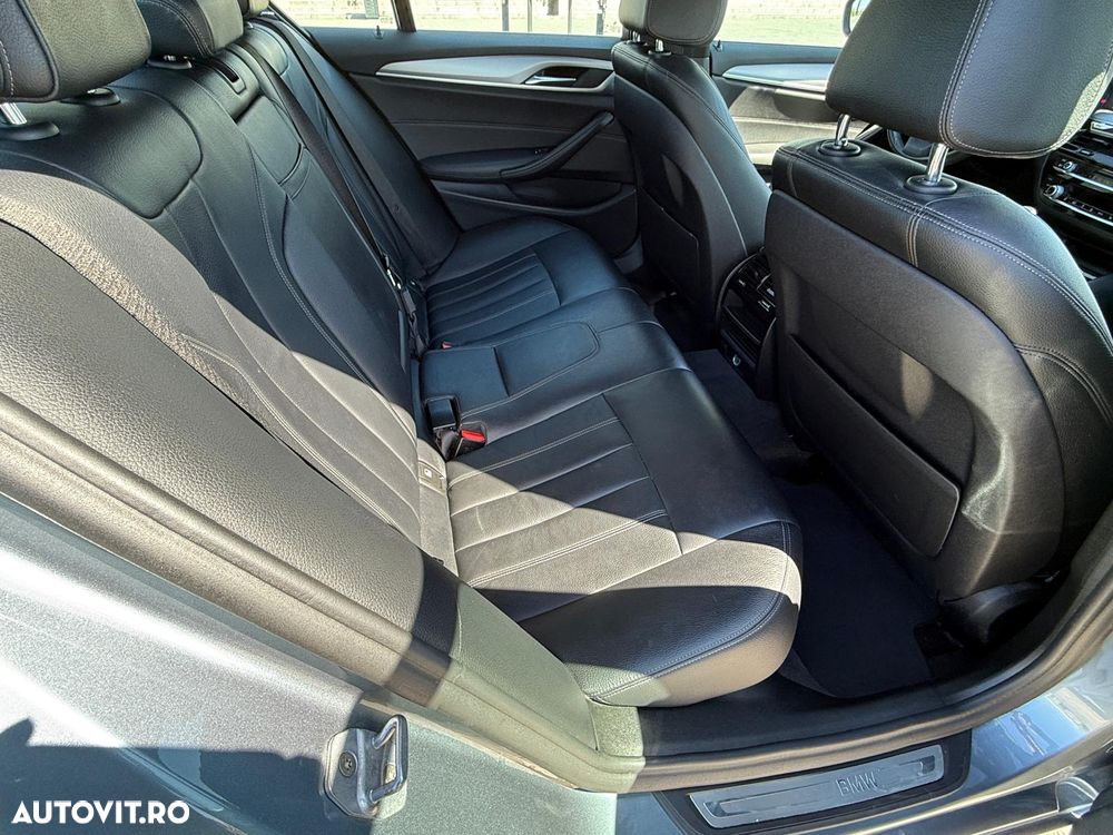 BMW Seria 5 520d Sport Line - 11