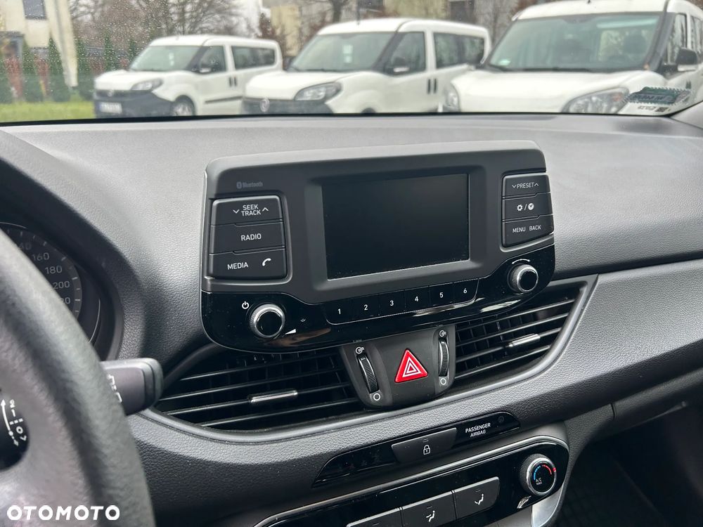 Hyundai i30 1.4 Classic + - 11