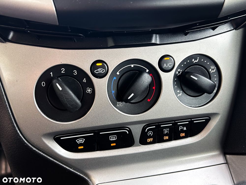 Ford Focus 1.0 EcoBoost Trend - 36