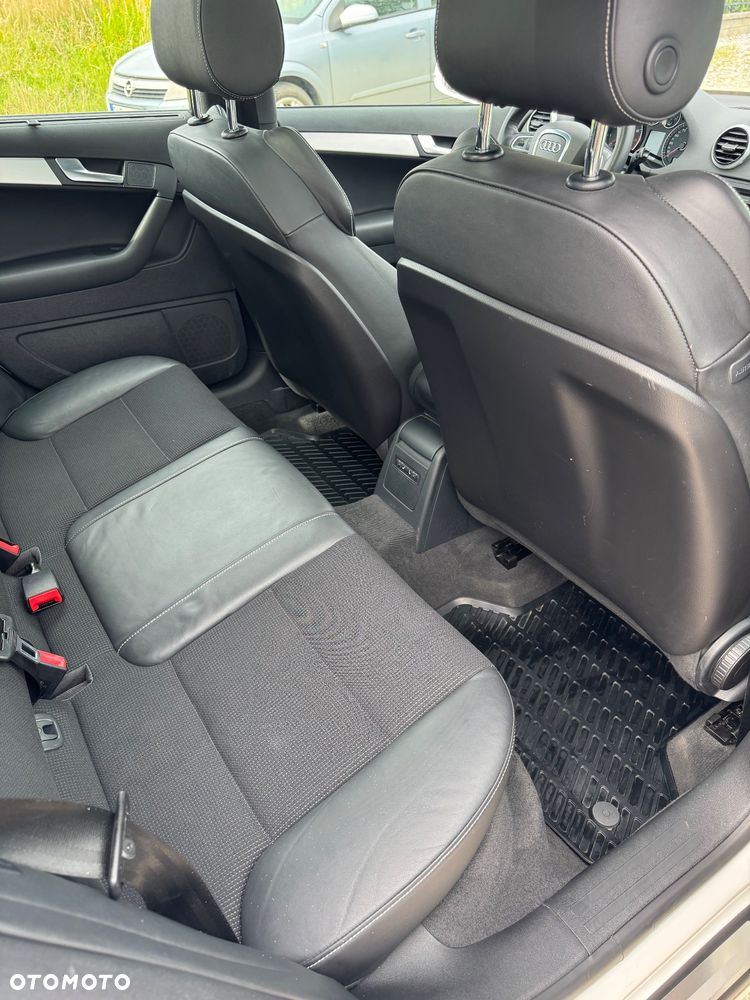 Audi A3 Sportback 1.4 TFSI S line Sportpaket - 17