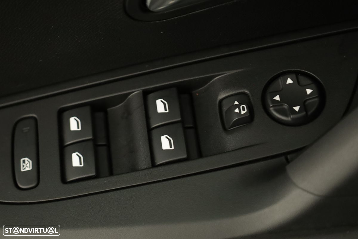 Peugeot 2008 1.2 PureTech Allure - 20